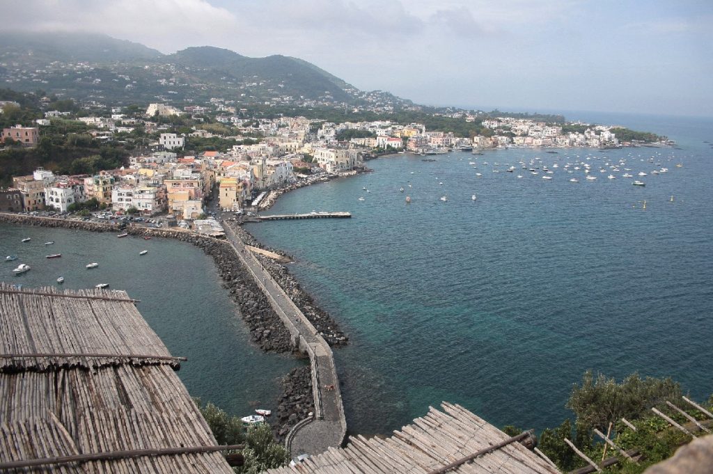 Ischia-e-il-Castello-Aragonese